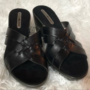 Bandolino Women’s black leather shoes size 7.5